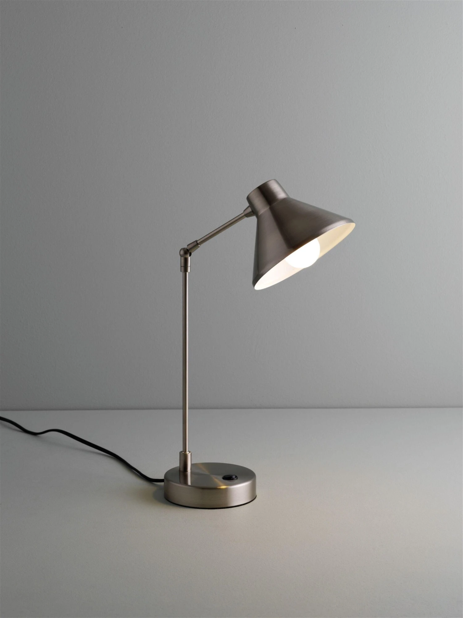 Habitat Bobby Metal Desk Lamp - Silver 4 Habitat Bobby Metal Desk Lamp - Silver - Image 3