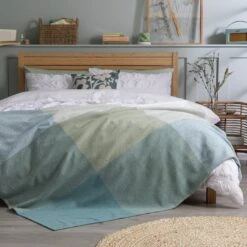 Habitat Gingham Check Handwoven Throw - 125x150cm -Home Furnishings Store 2255451 R Z001C