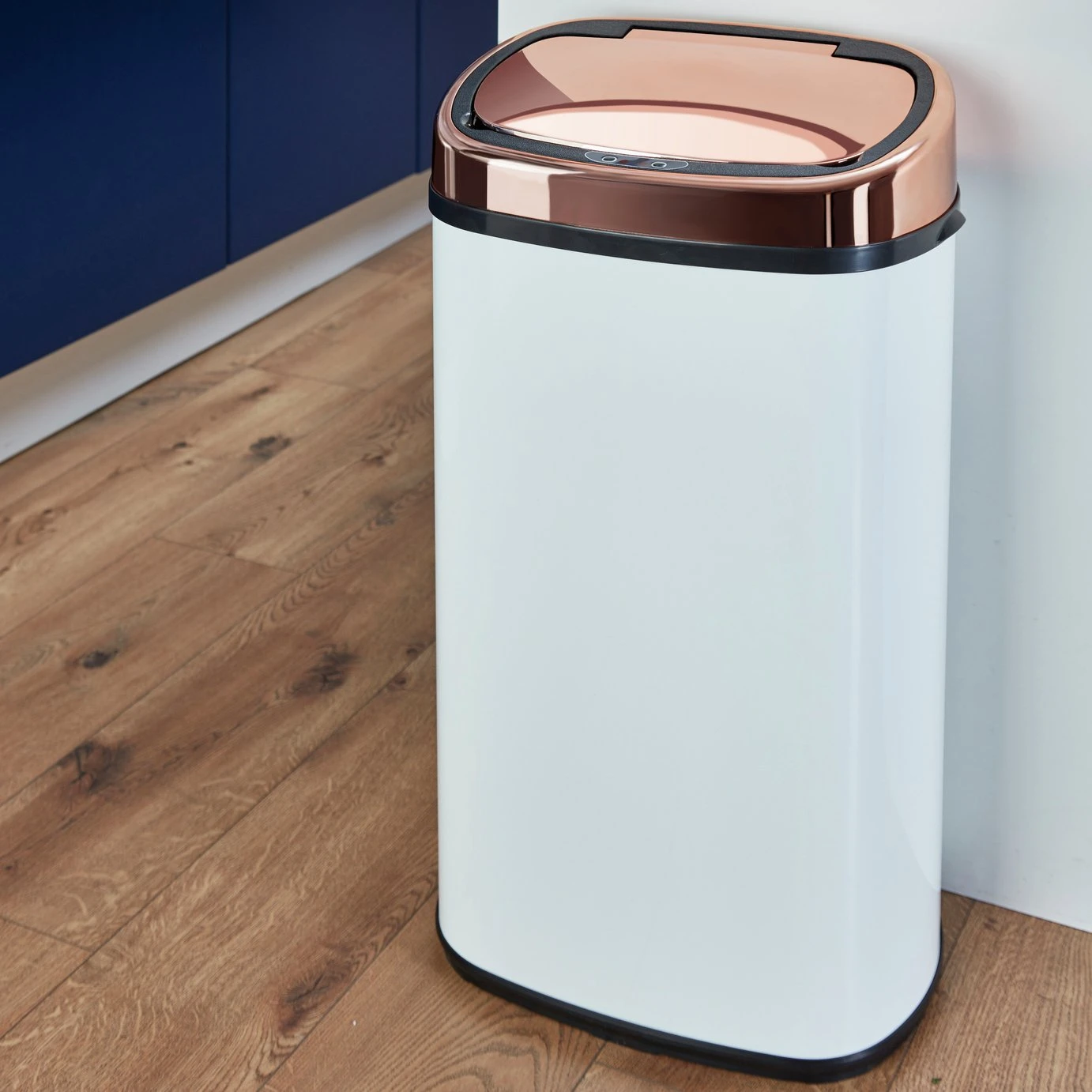 Tower 58 Litre Sensor Bin - Rose Gold And White 4 Tower 58 Litre Sensor Bin - Rose Gold And White - Image 2