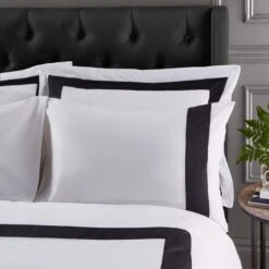 Bianca Cotton 180 TC Tailored Black Bedding Set - Double -Home Furnishings Store 3080292 R Z003A