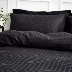Bianca Cotton 180 TC Geometric Black Bedding Set - Double 8 Bianca Cotton 180 TC Geometric Black Bedding Set - Double -Home Furnishings Store 3080450 R Z003A