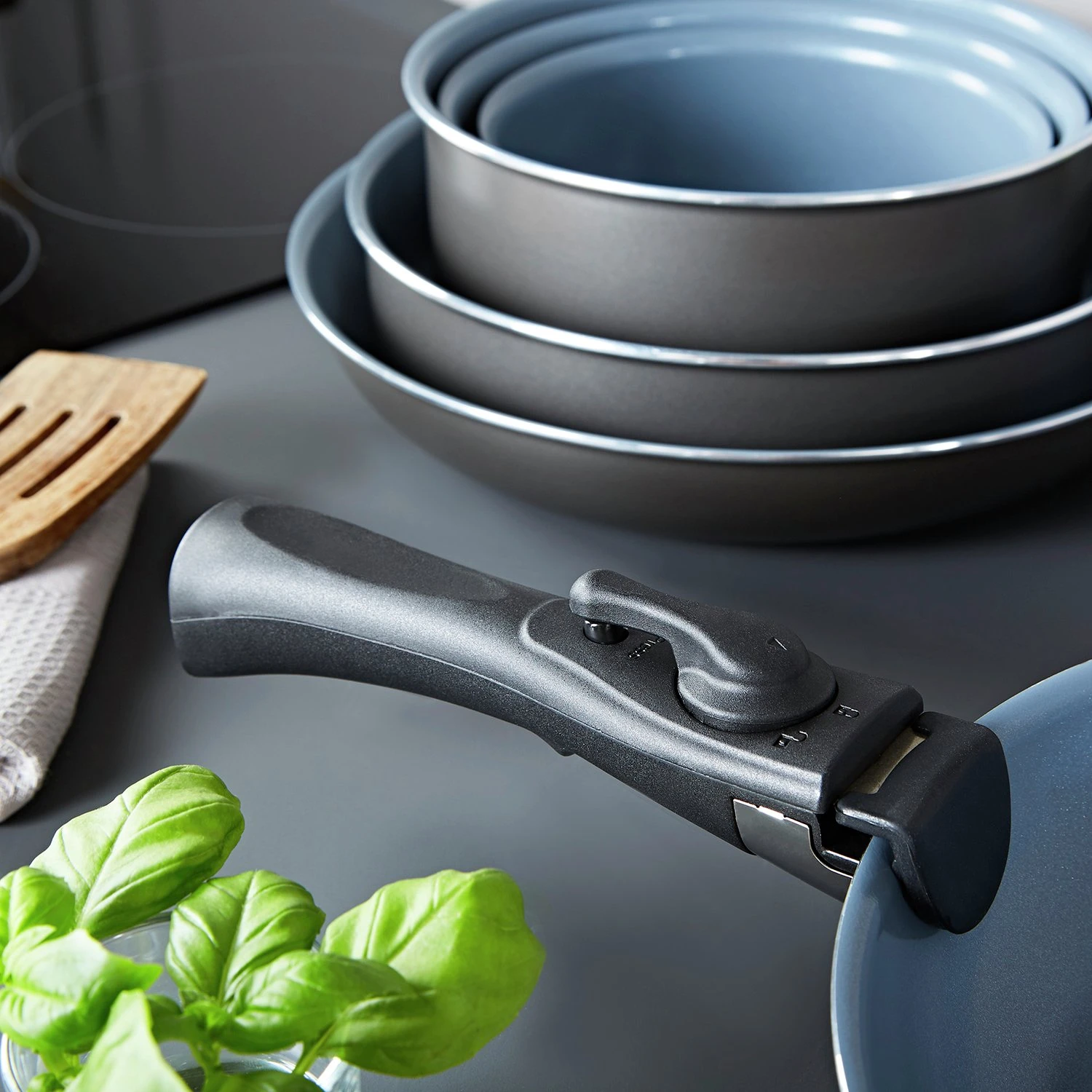 Tower Freedom 13 Piece Aluminium Pan Set - Grey 4 Tower Freedom 13 Piece Aluminium Pan Set - Grey - Image 2