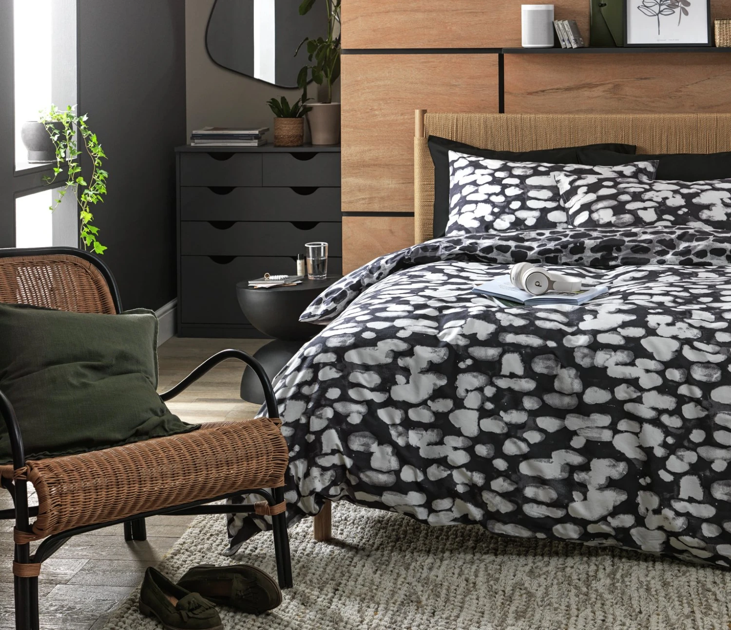 Habitat Cotton Bark Print Black & Grey Bedding Set - Double 3 Habitat Cotton Bark Print Black & Grey Bedding Set - Double