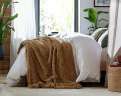 Home Furnishings Store -Home Furnishings Store 4882695 R Z001C