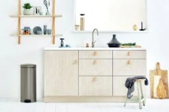 Brabantia New Icon 30 Litre Bin - Platinum -Home Furnishings Store 8491491 R Z003A