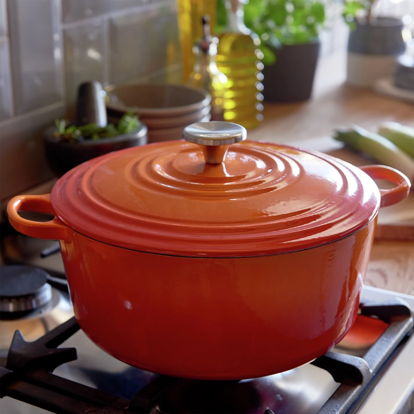 Habitat 5.3 Litre Cast Iron Casserole Dish - Orange 4 Habitat 5.3 Litre Cast Iron Casserole Dish - Orange - Image 2