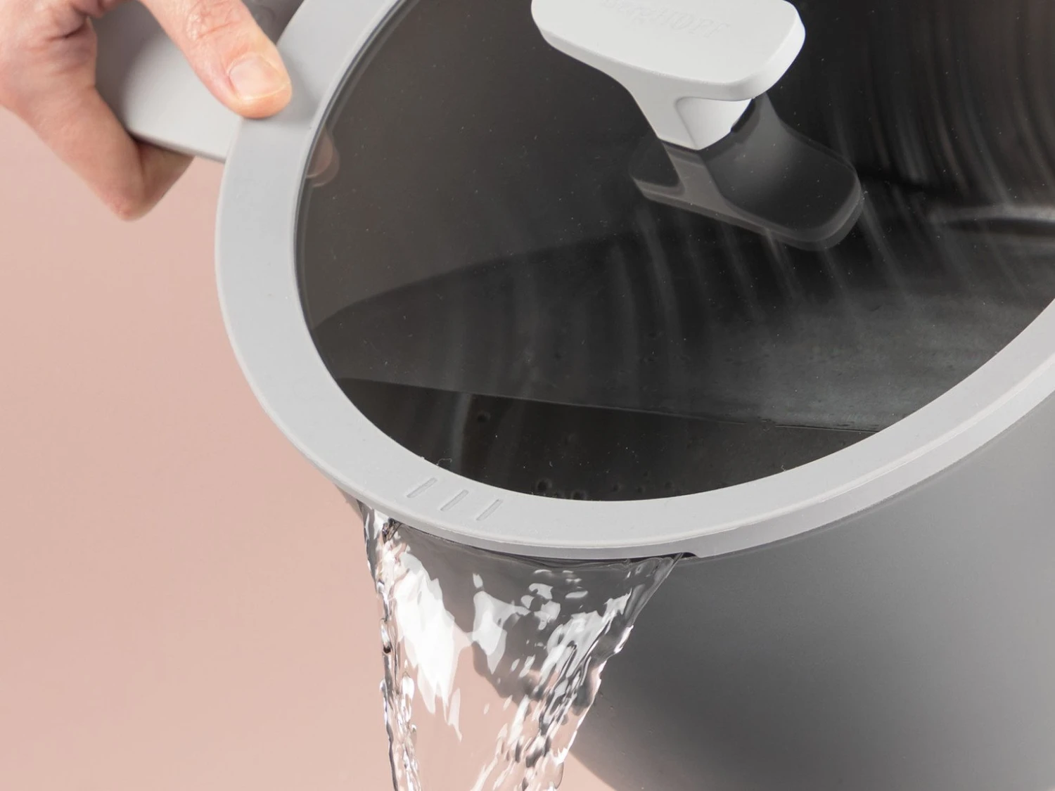 BergHOFF Leo 3 Piece Non Stick Saucepan Set 4 BergHOFF Leo 3 Piece Non Stick Saucepan Set - Image 2