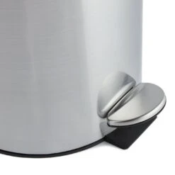 Habitat 30 Litre Domed Pedal Bin - Silver -Home Furnishings Store 9210987 R Z003A