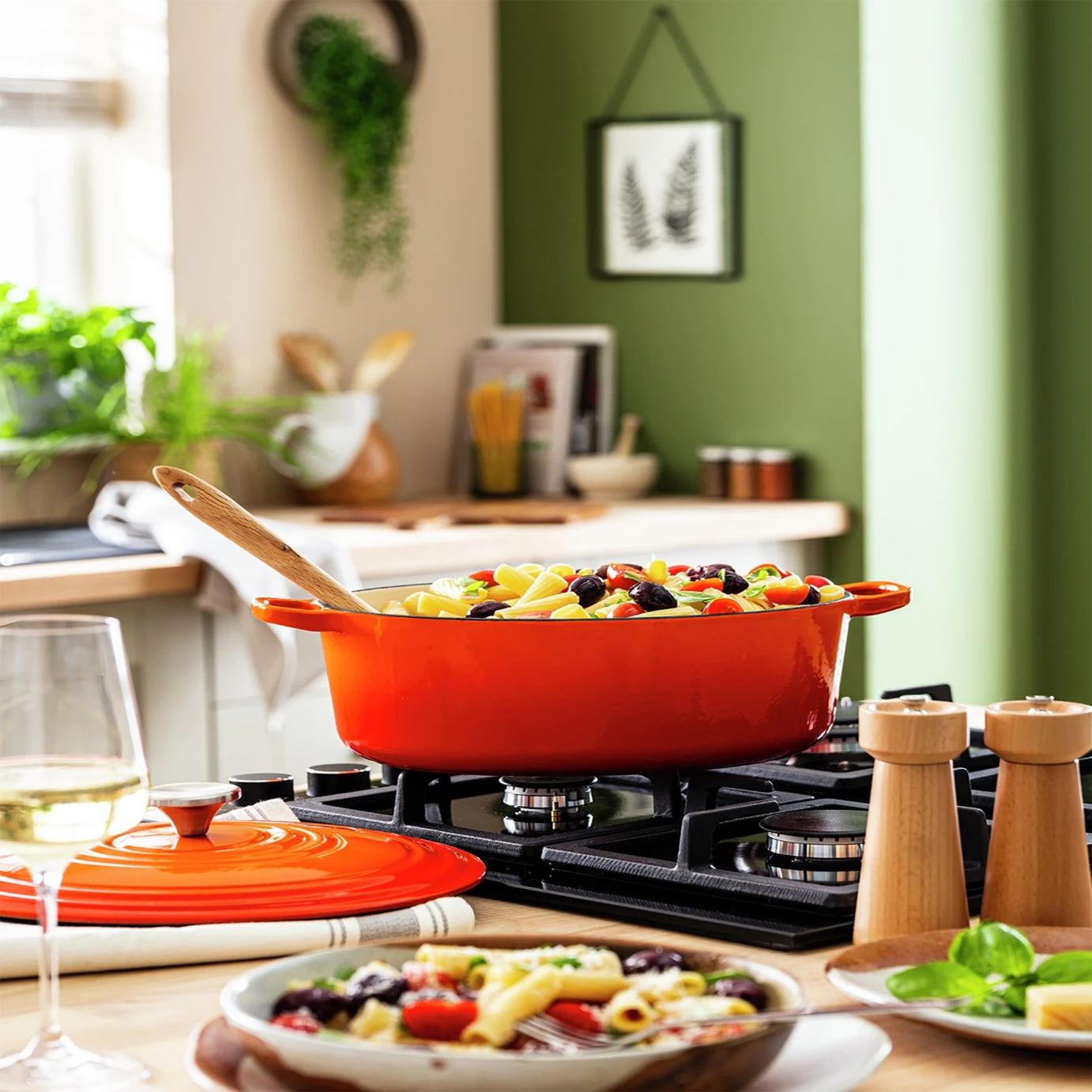 Habitat 4.7 Litre Cast Iron Oval Casserole Dish - Orange 4 Habitat 4.7 Litre Cast Iron Oval Casserole Dish - Orange - Image 2