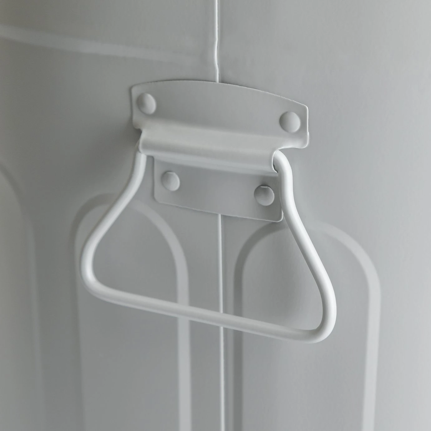 Habitat 49 Litre Trash Can Waste Bin - Grey 5 Habitat 49 Litre Trash Can Waste Bin - Grey - Image 3