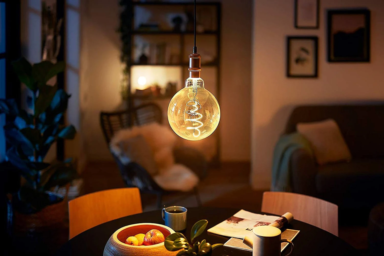 Philips LED Filament E27 6.5W (40W) Dim Giant Bulb - Gold 5 Philips LED Filament E27 6.5W (40W) Dim Giant Bulb - Gold - Image 3