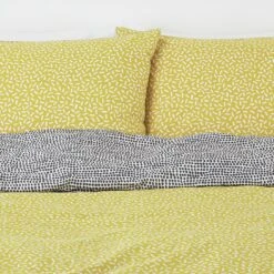 Habitat Betsy Yellow & White Reversible Bedding Set - Single -Home Furnishings Store 9378623 R Z005A