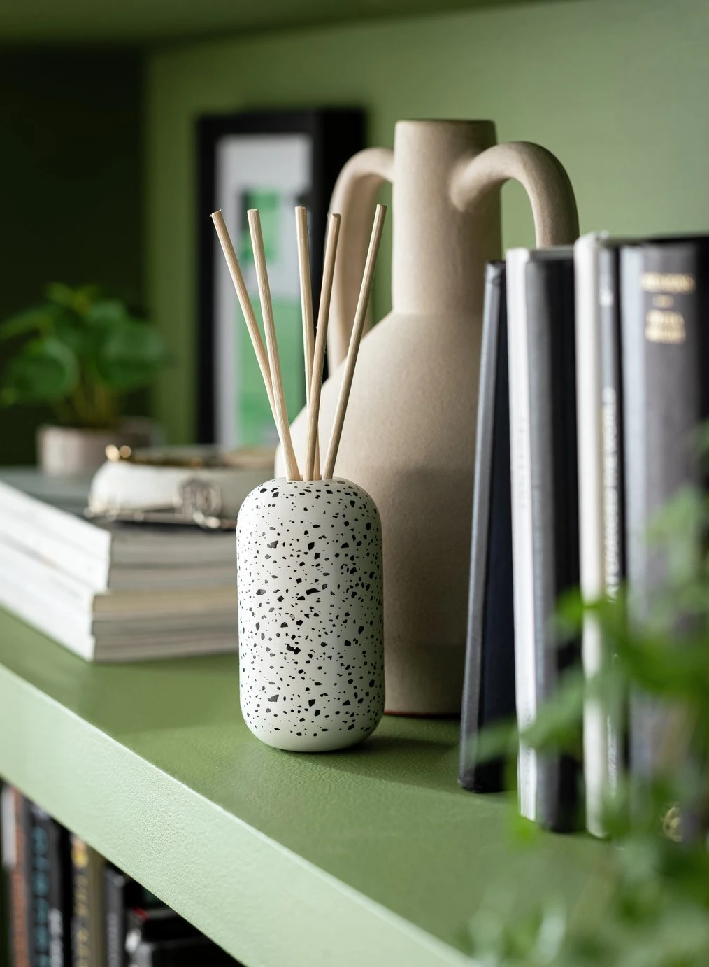 Habitat 175ml Ceramic Diffuser - Hyacinth And White Birch 4 Habitat 175ml Ceramic Diffuser - Hyacinth And White Birch - Image 2