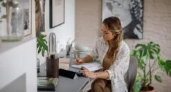 Philips LED Filament E27 6.5W (25W) Dim Giant Bulb - Smoky -Home Furnishings Store 9420090 R Z004A