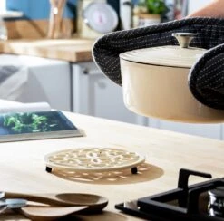 Habitat Cast Iron Trivet - Cream -Home Furnishings Store 9492176 R Z001C