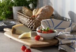 Habitat Mediterranean Footed Wooden Serving Board -Home Furnishings Store 9512032 R Z001C