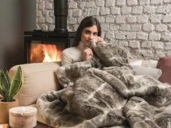 Dreamland Luxury Faux Fur Husky Heated Throw - Large 19 Dreamland Luxury Faux Fur Husky Heated Throw - Large -Home Furnishings Store 9522204 R Z010A