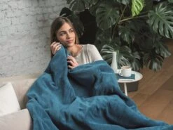 Dreamland Snuggle Up Teal Heated Throw - Large -Home Furnishings Store 9562745 R Z009A