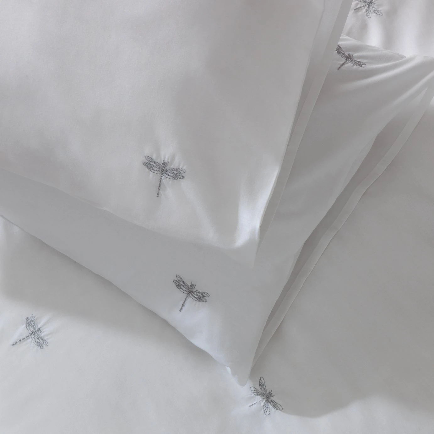 Habitat Dragonfly Embroidered White Bedding Set - Single 6 Habitat Dragonfly Embroidered White Bedding Set - Single - Image 4