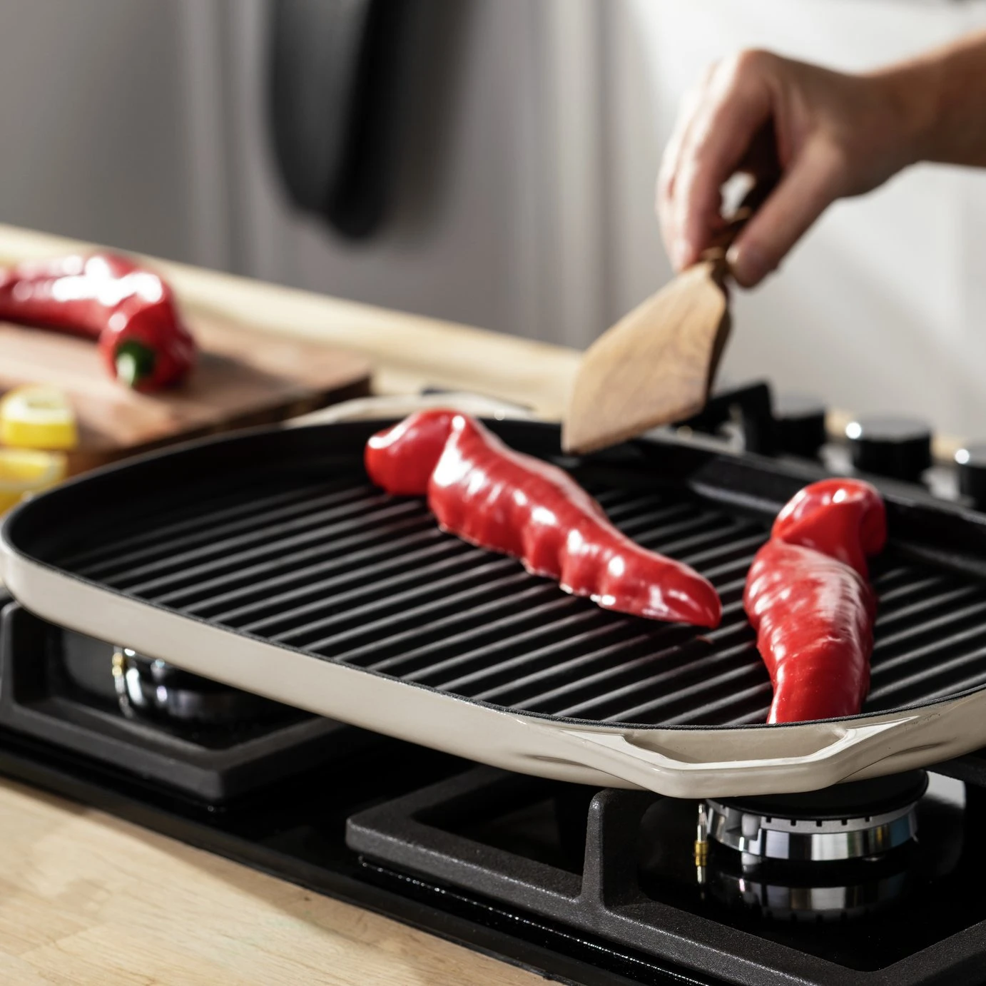 Habitat Large Cast Iron Grill Pan - Cream 4 Habitat Large Cast Iron Grill Pan - Cream - Image 2